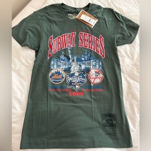 *NWT* Mitchell & Ness Subway Series 2000 Green Short Sleeve Tee